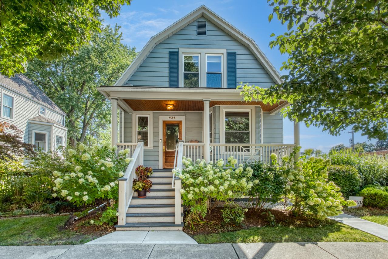 934 Beloit Ave., Forest Park, IL 60130