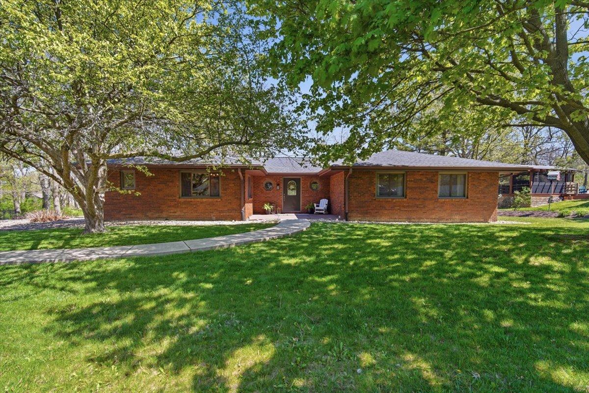 19316 Nottingham Dr., Bloomington, IL 61705