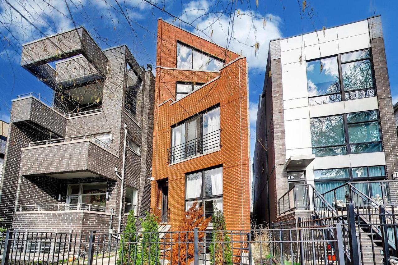 831 N Hermitage Ave. #2, Chicago, IL 60622