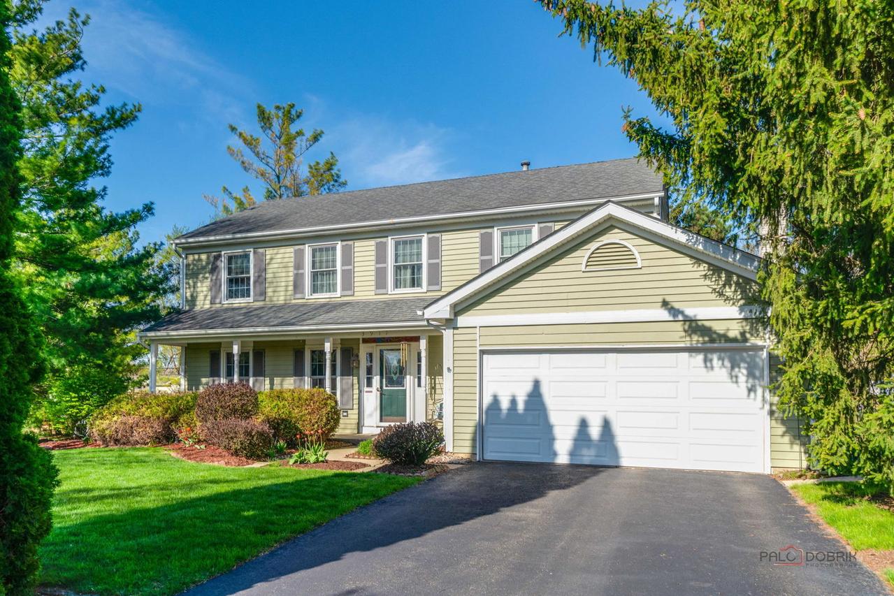 3917 Wood Creek Dr., Island Lake, IL 60042