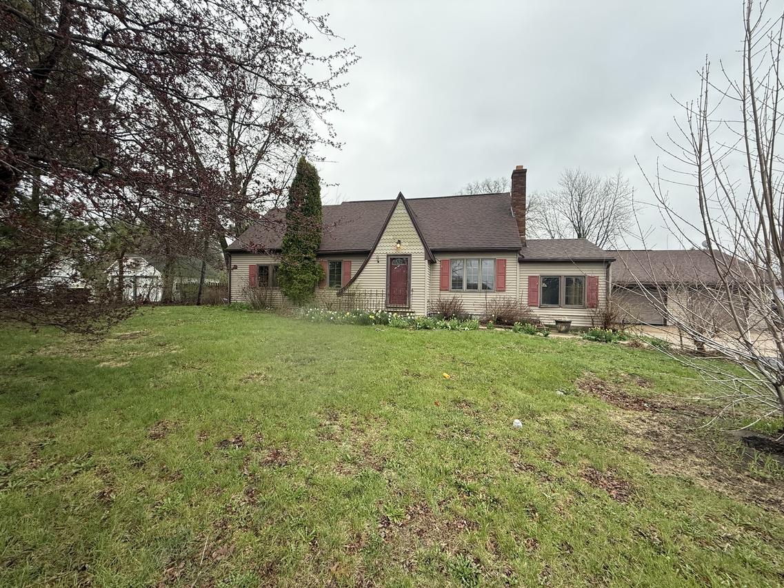 2121 Il Route 26 N, Freeport, IL 61032