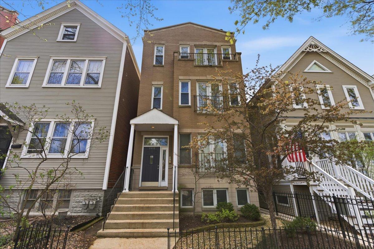 1535 W Oakdale Ave. #2, Chicago, IL 60657