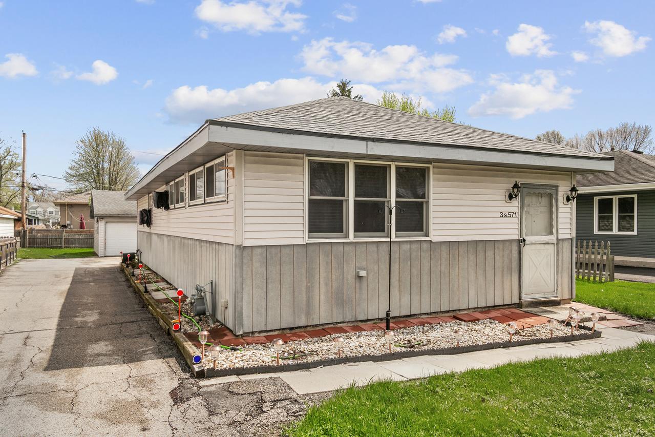 3S571 Tinker Ave., Warrenville, IL 60555