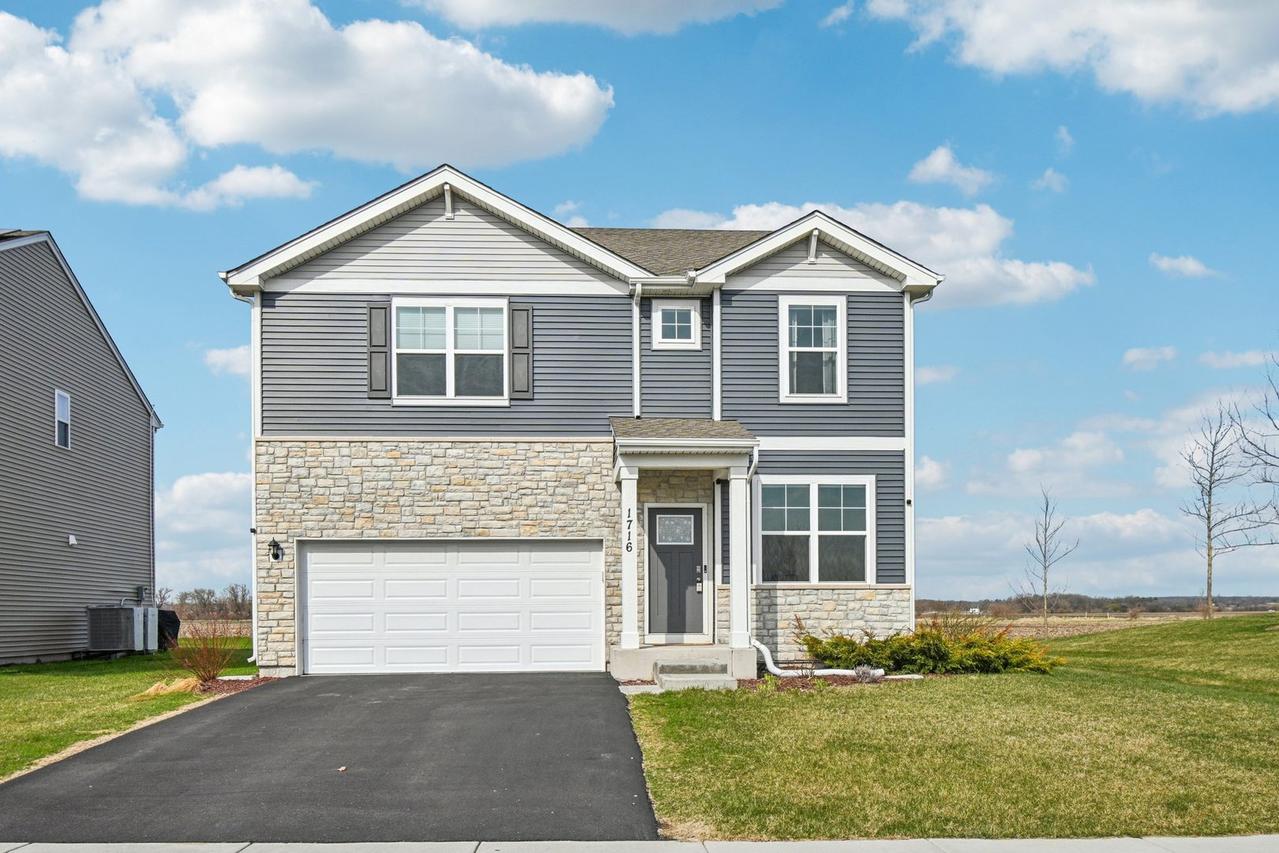 1716 Dublin Dr., Pingree Grove, IL 60140