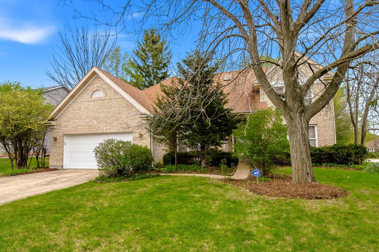 275 Farmhill Dr., Algonquin, IL 60102