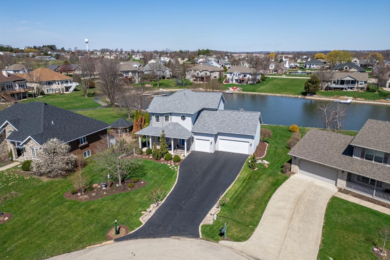 12805 Edgewater Pointe, Winnebago, IL 61088