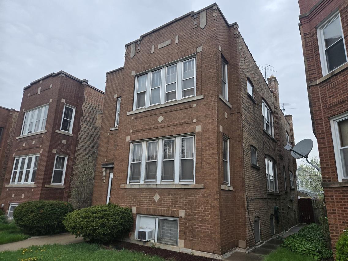 5342 W Newport Ave., Chicago, IL 60641