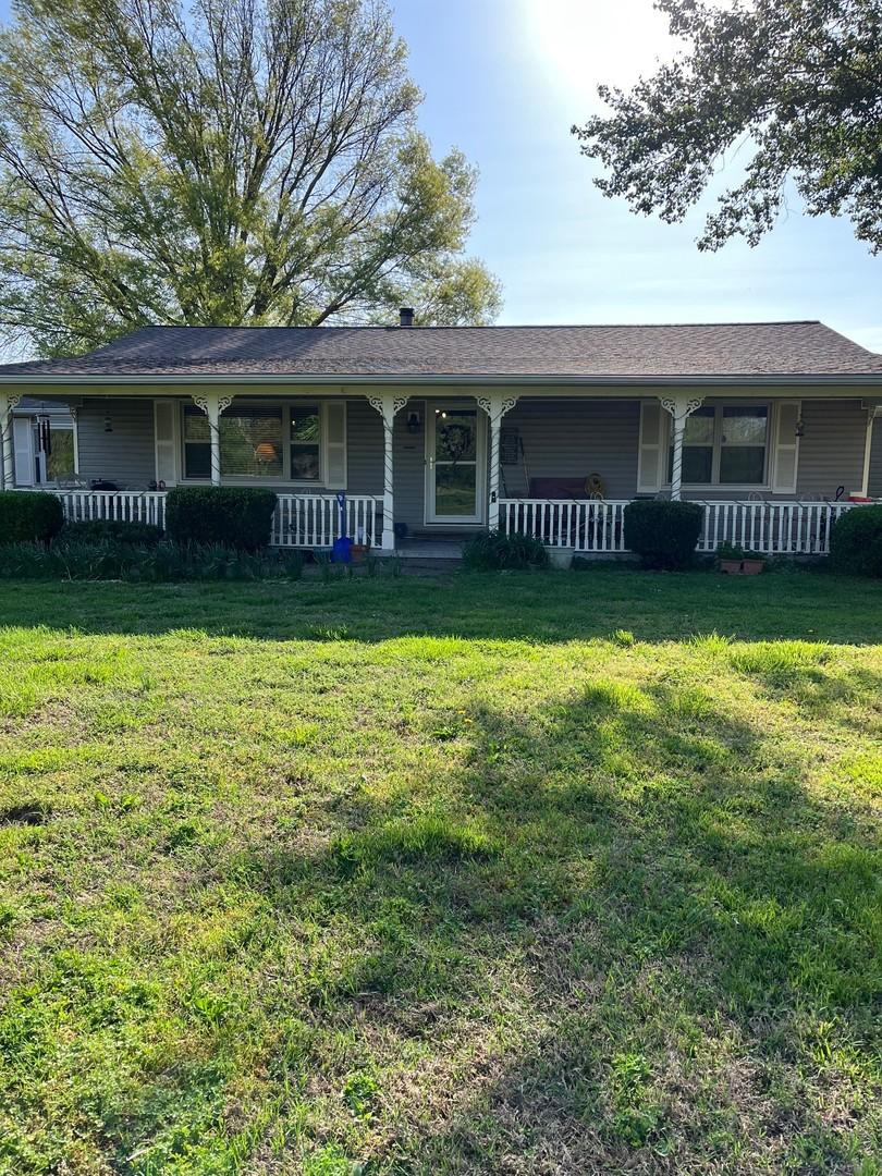 17376 Garrett Rd., Johnston City, IL 62951