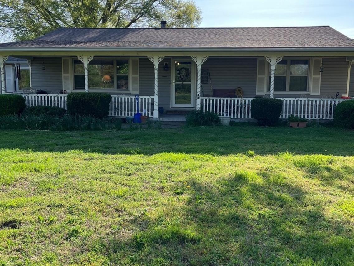 17376 Garrett Rd., Johnston City, IL 62951