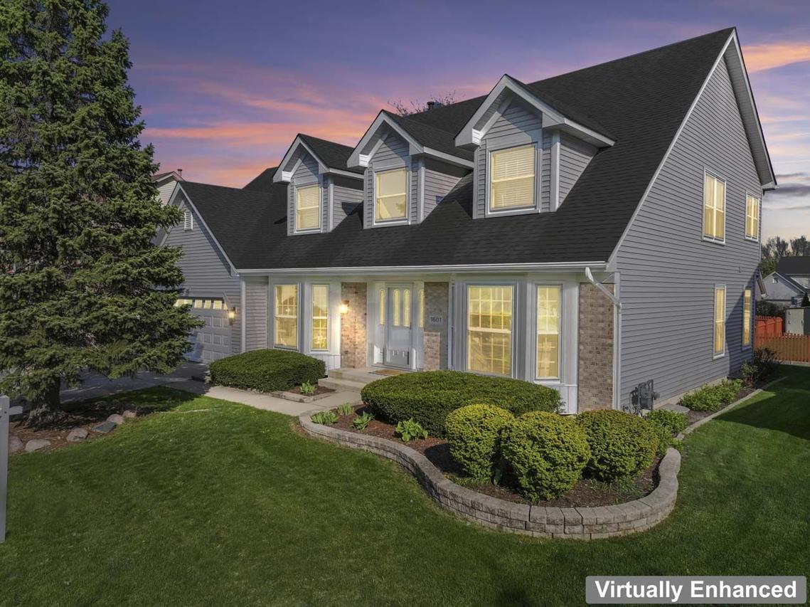 1601 Crowfoot Cir., Hoffman Estates, IL 60169