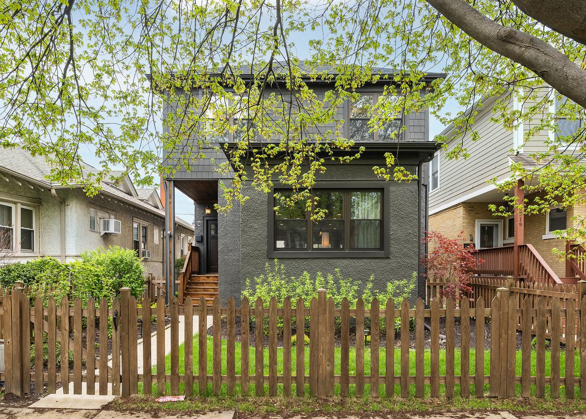 5215 W Pensacola Ave., Chicago, IL 60641