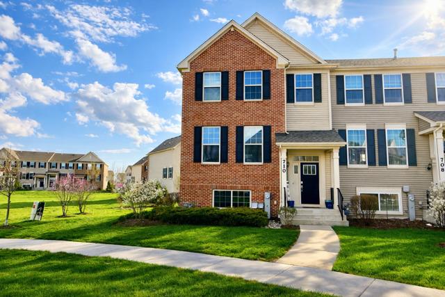 710 Springside Ct., Oswego, IL 60543