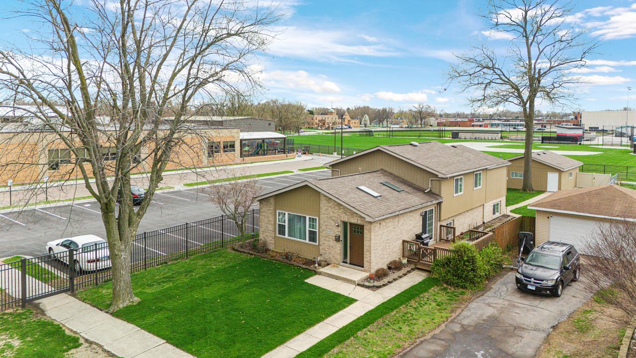 3051 183rd St., Lansing, IL 60438