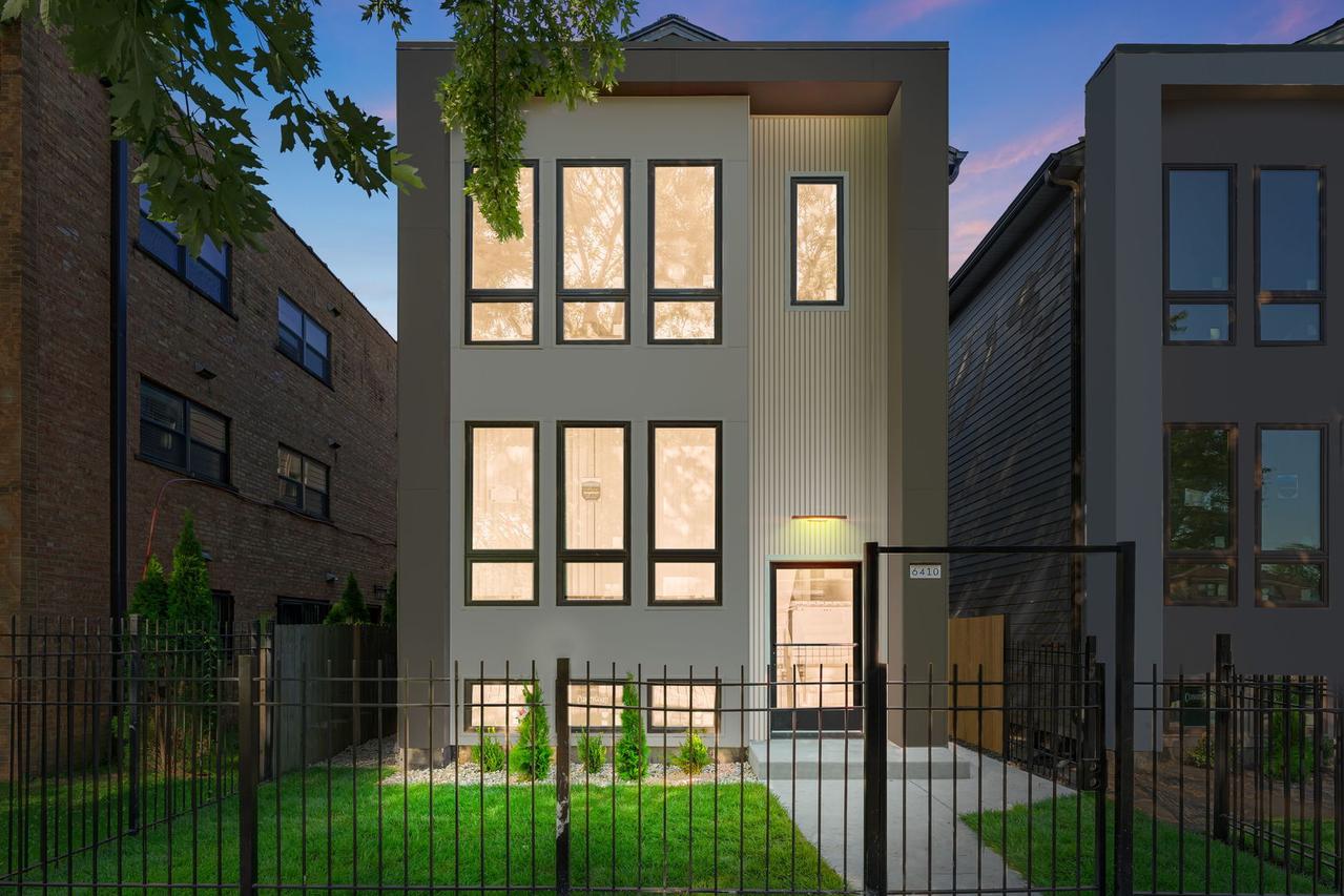 6410 S Vernon Ave., Chicago, IL 60637