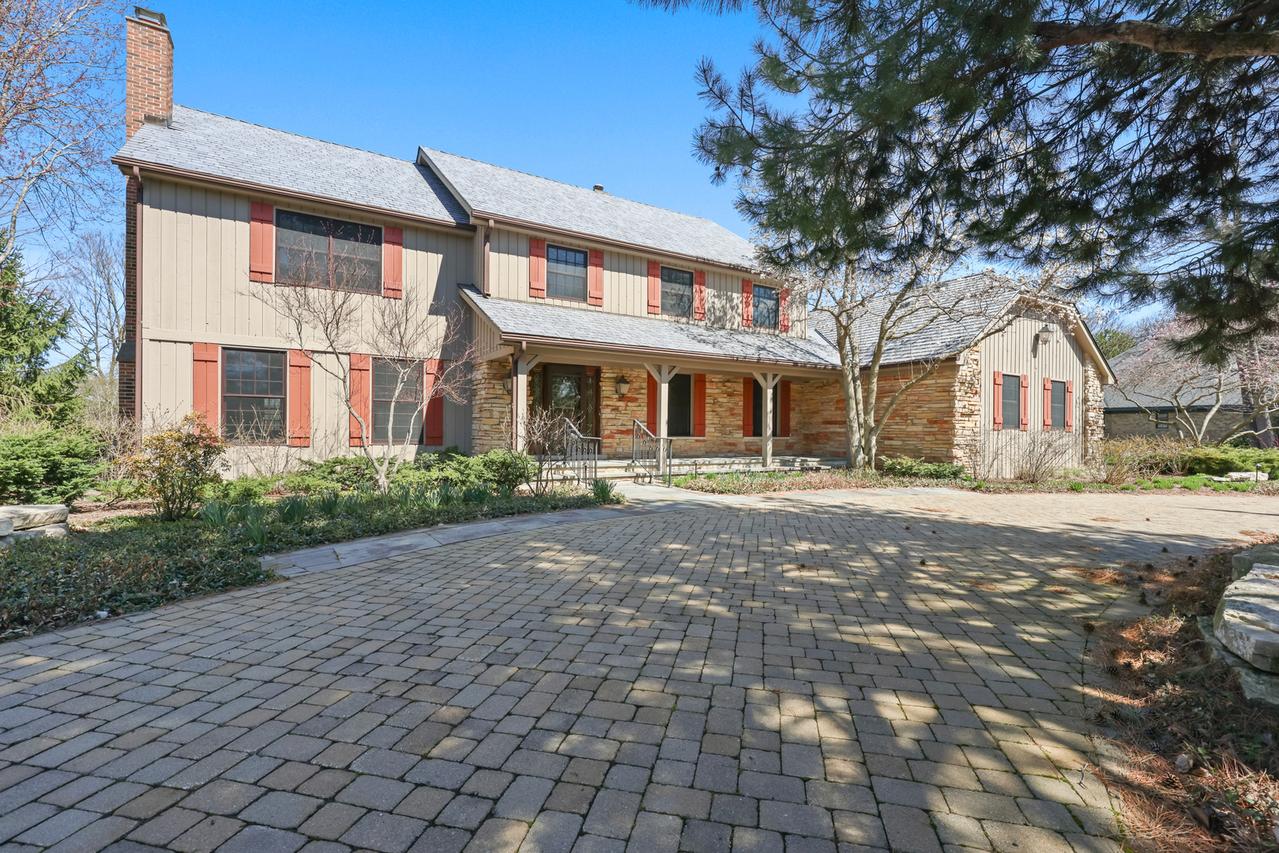 4143 Three Lakes Ct., Long Grove, IL 60047