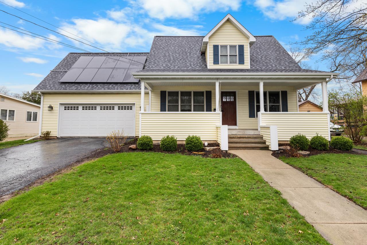 607 S 6th St., Oregon, IL 61061