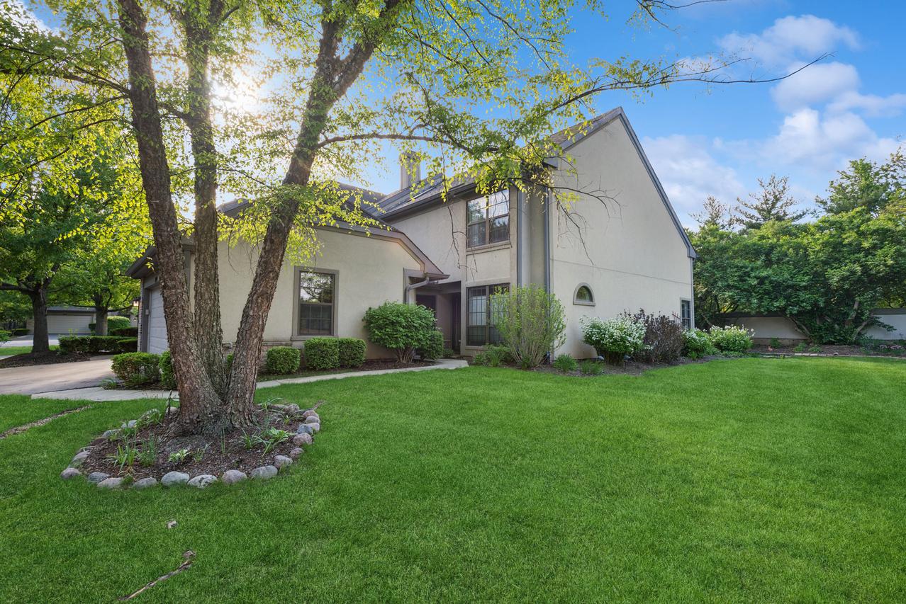 1204 Hobson Oaks Ct., Naperville, IL 60540