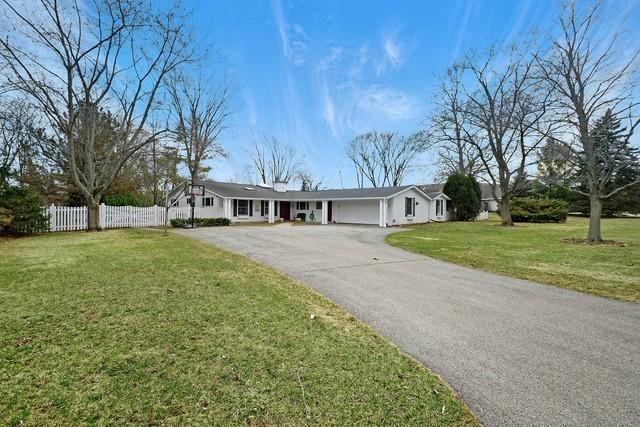 1161 Winwood Dr., Lake Forest, IL 60045