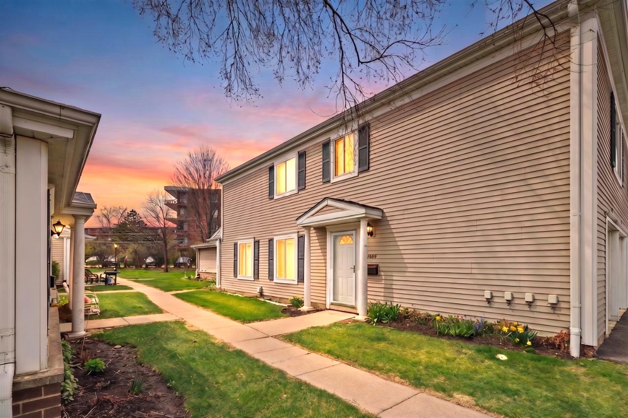 1220 Cove Dr. #224D, Prospect Heights, IL 60070