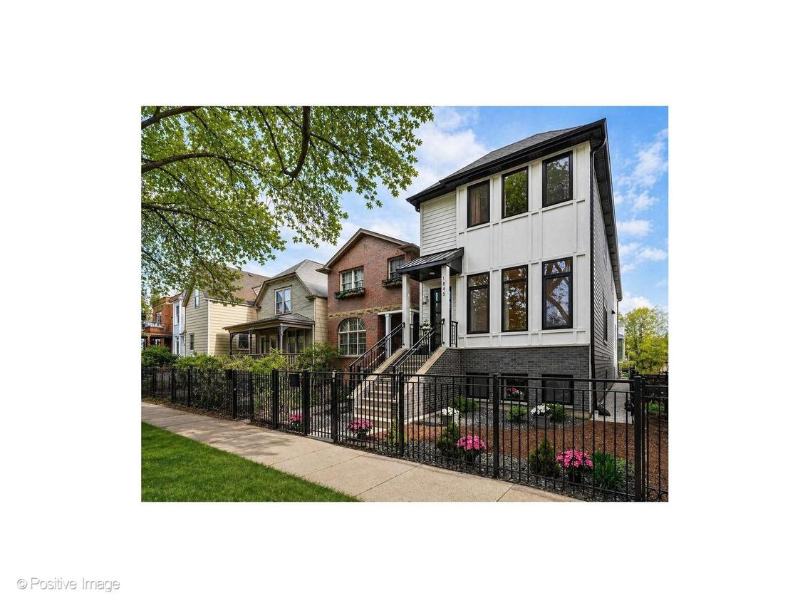 1845 W Wellington Ave., Chicago, IL 60657