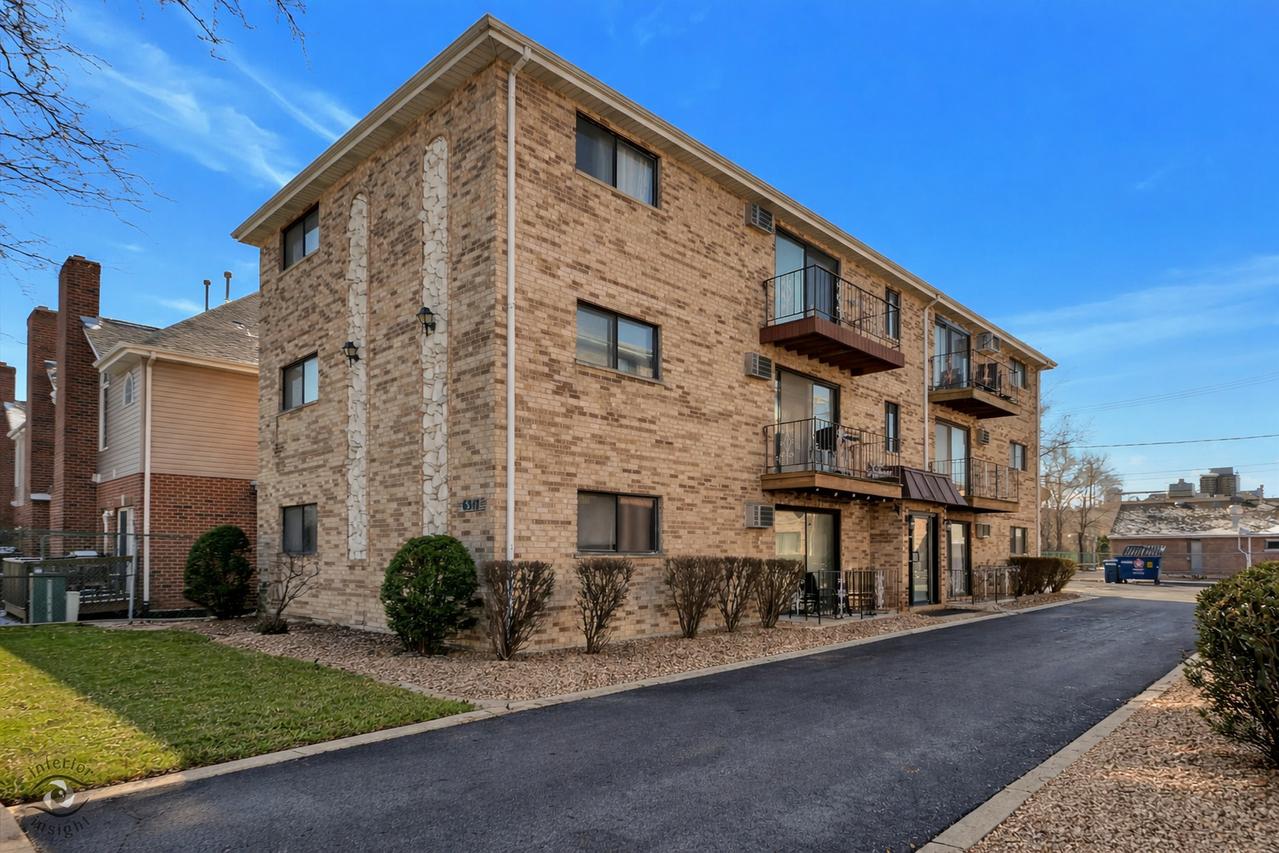 6317 W 64th Pl. #2S, Chicago, IL 60638