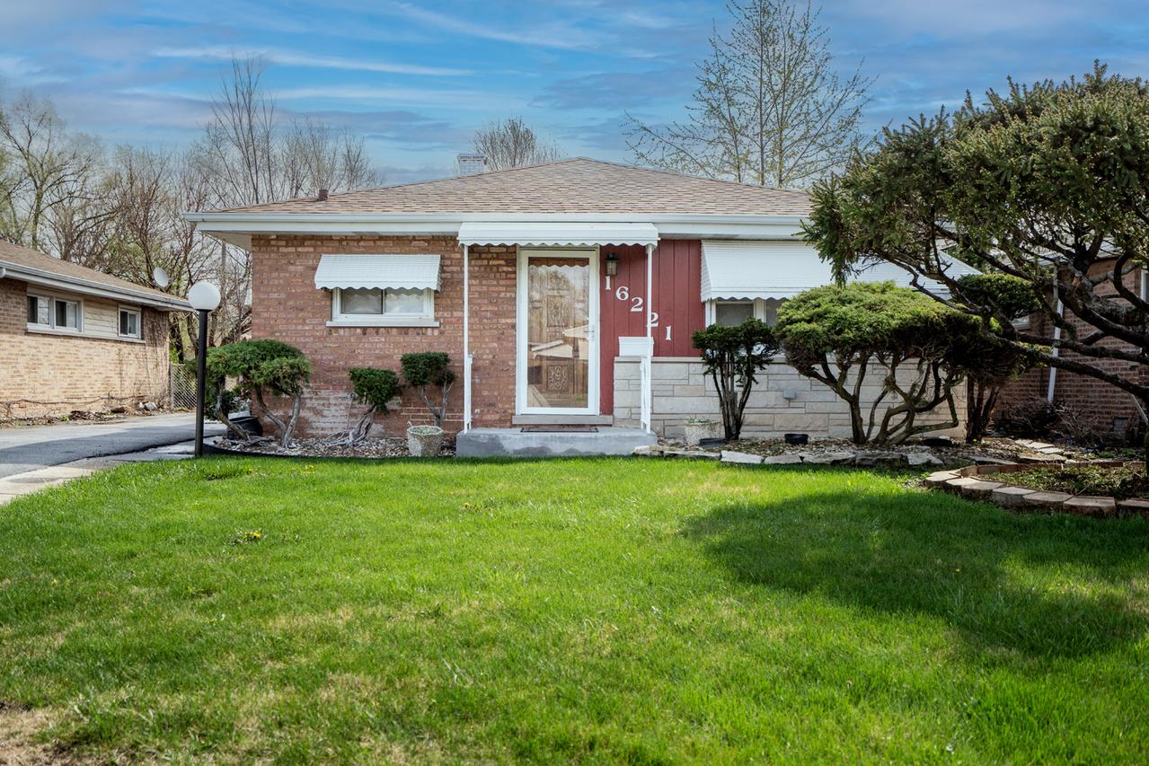 16221 Hermitage Ave., Markham, IL 60428