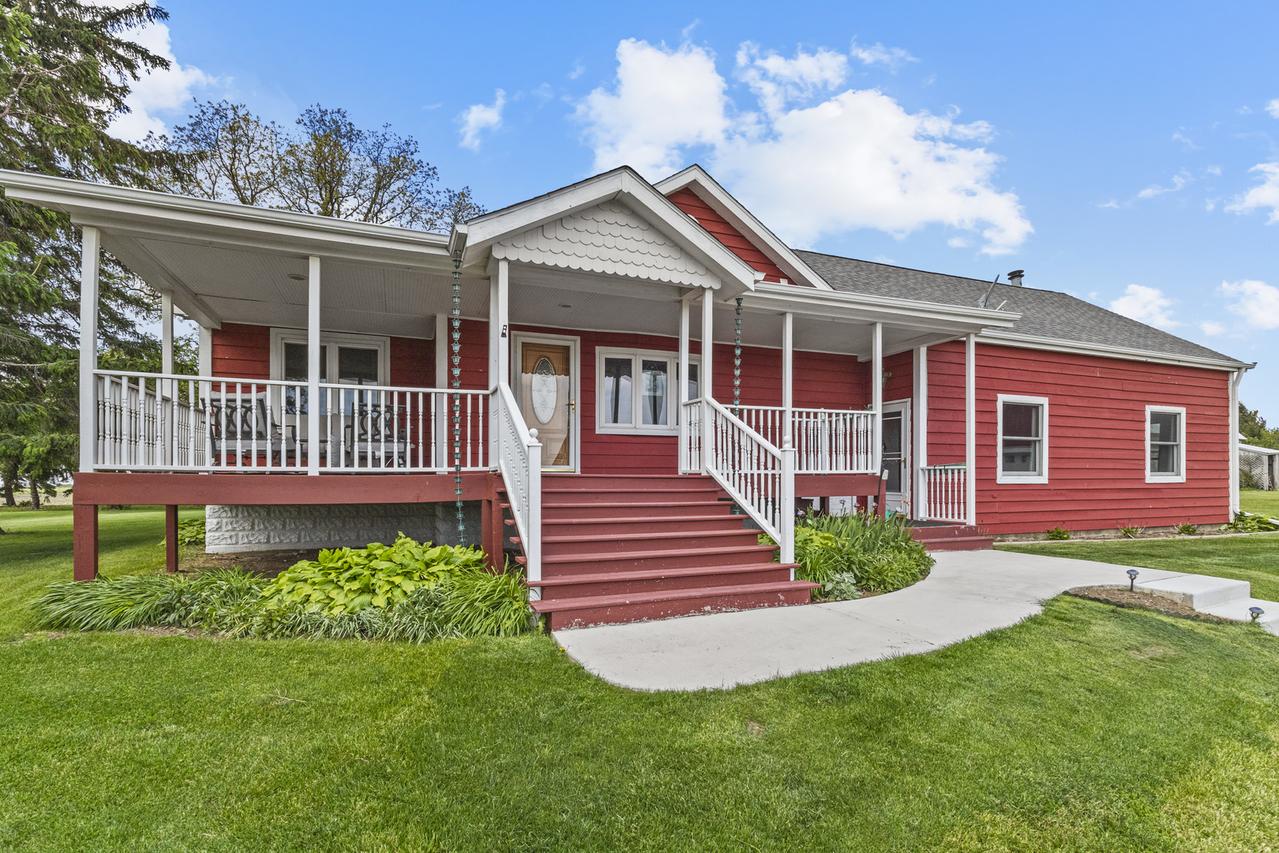 9619 E 11000 Rd., Grant Park, IL 60940
