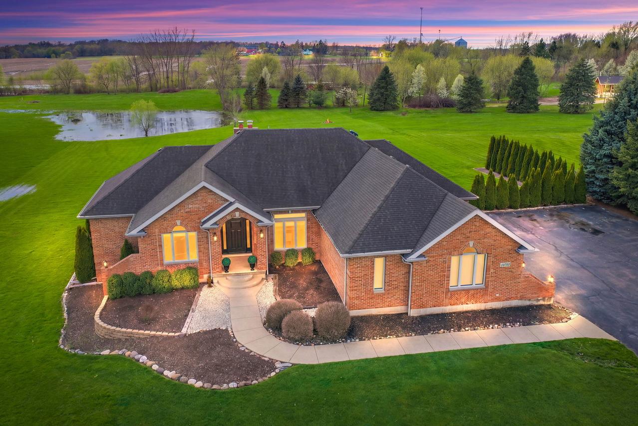 10703 Pebble Dr., Huntley, IL 60142