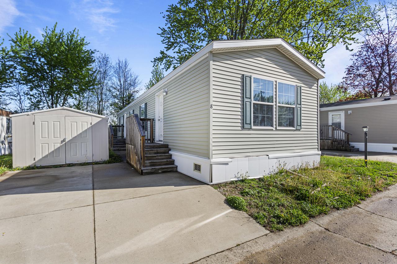 8 Fern St., Urbana, IL 61802