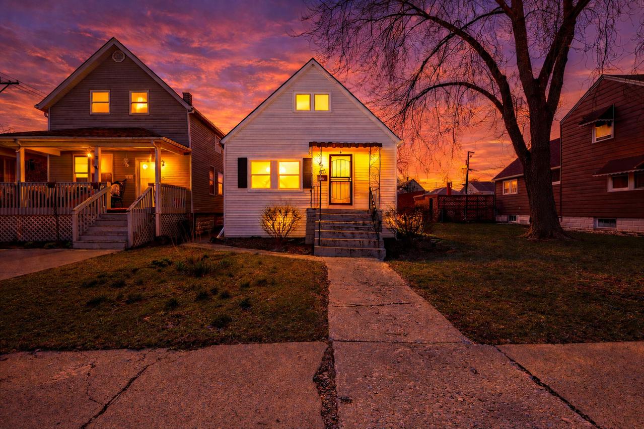 82 Isa Ave., Chicago Heights, IL 60411