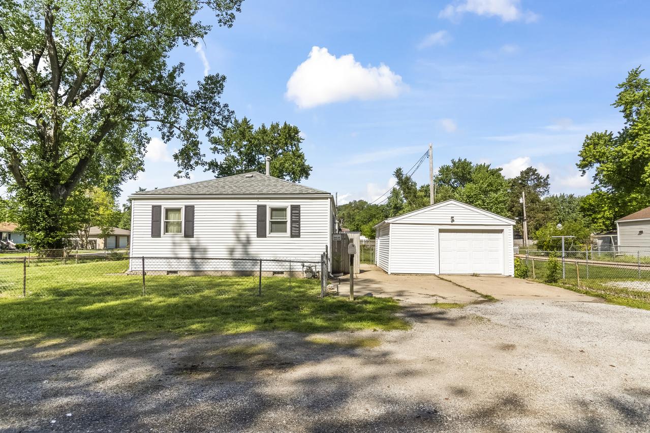 2049 E Hamilton Ave., Springfield, IL 62702