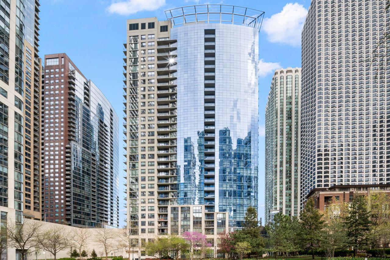 201 N Westshore Dr. #801, Chicago, IL 60601