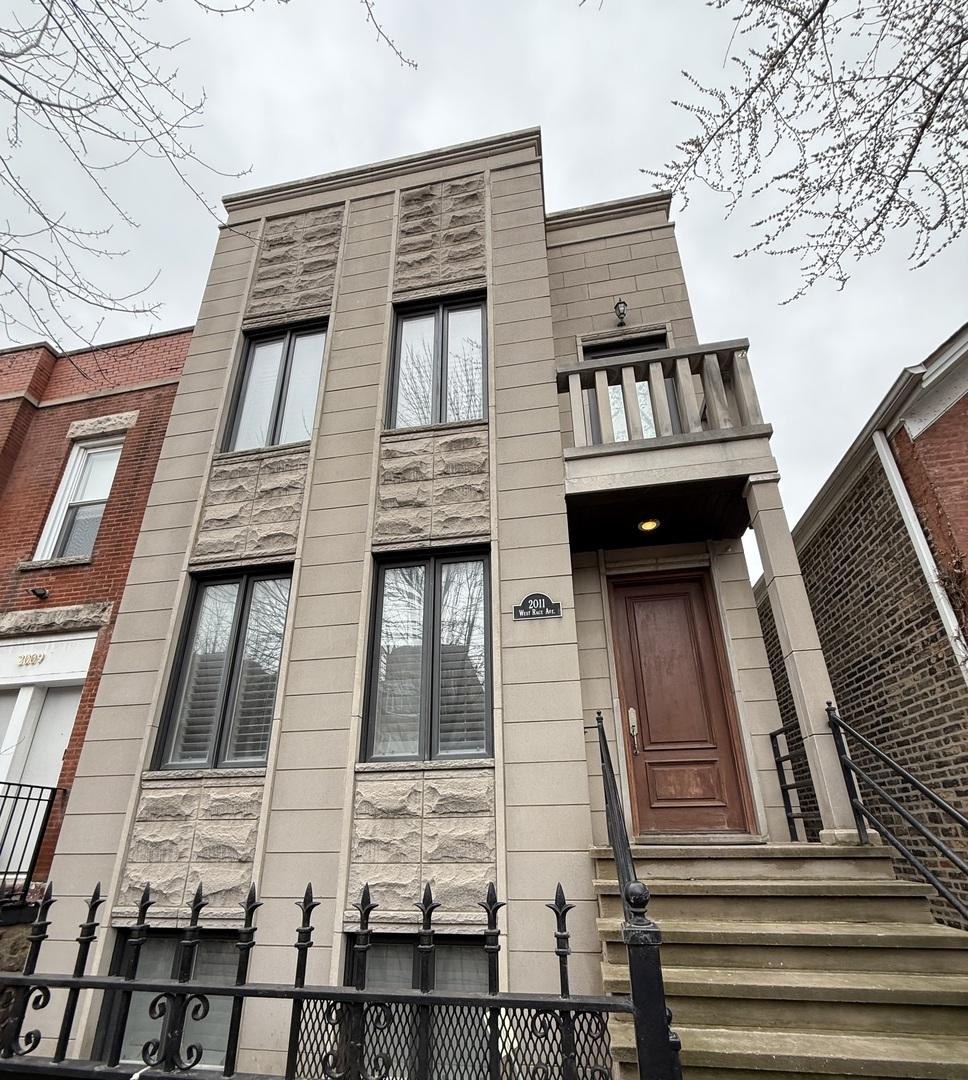 2011 W Race Ave., Chicago, IL 60612