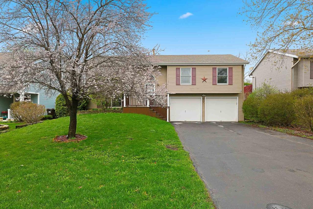 1358 Cottonwood Ln., Crystal Lake, IL 60014