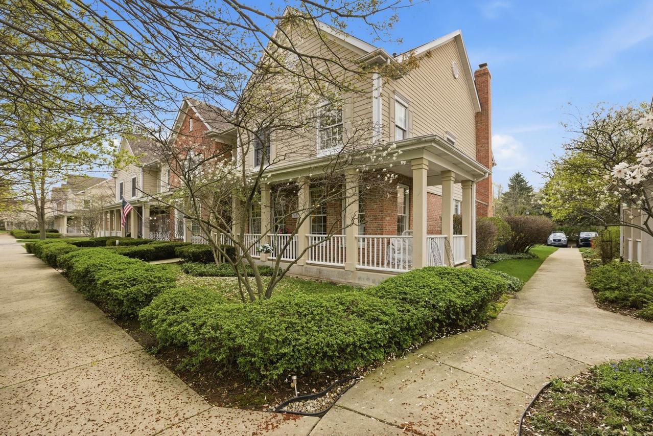 4359 Canterbury Ct., St. Charles, IL 60174