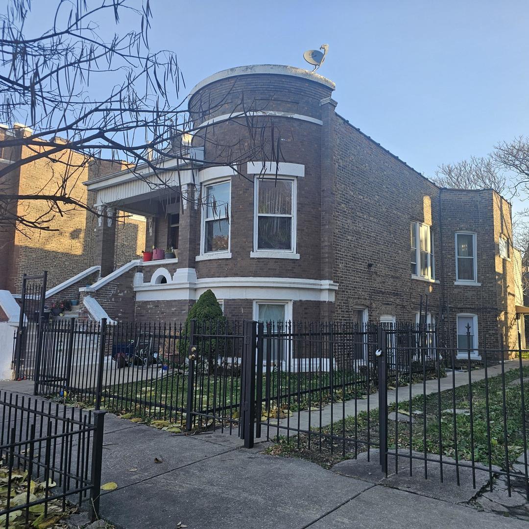 1825 S Lawndale Ave., Chicago, IL 60623
