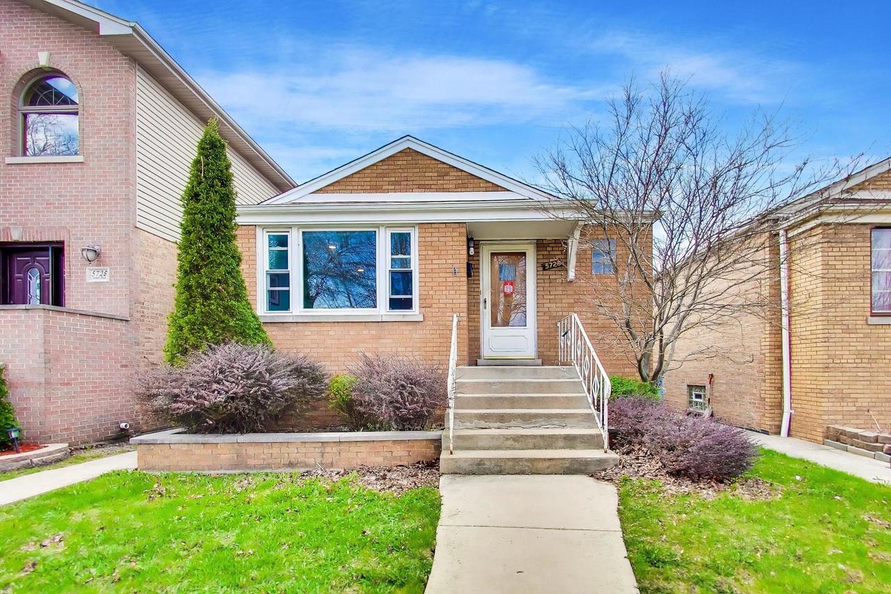 5726 S Neva Ave., Chicago, IL 60638