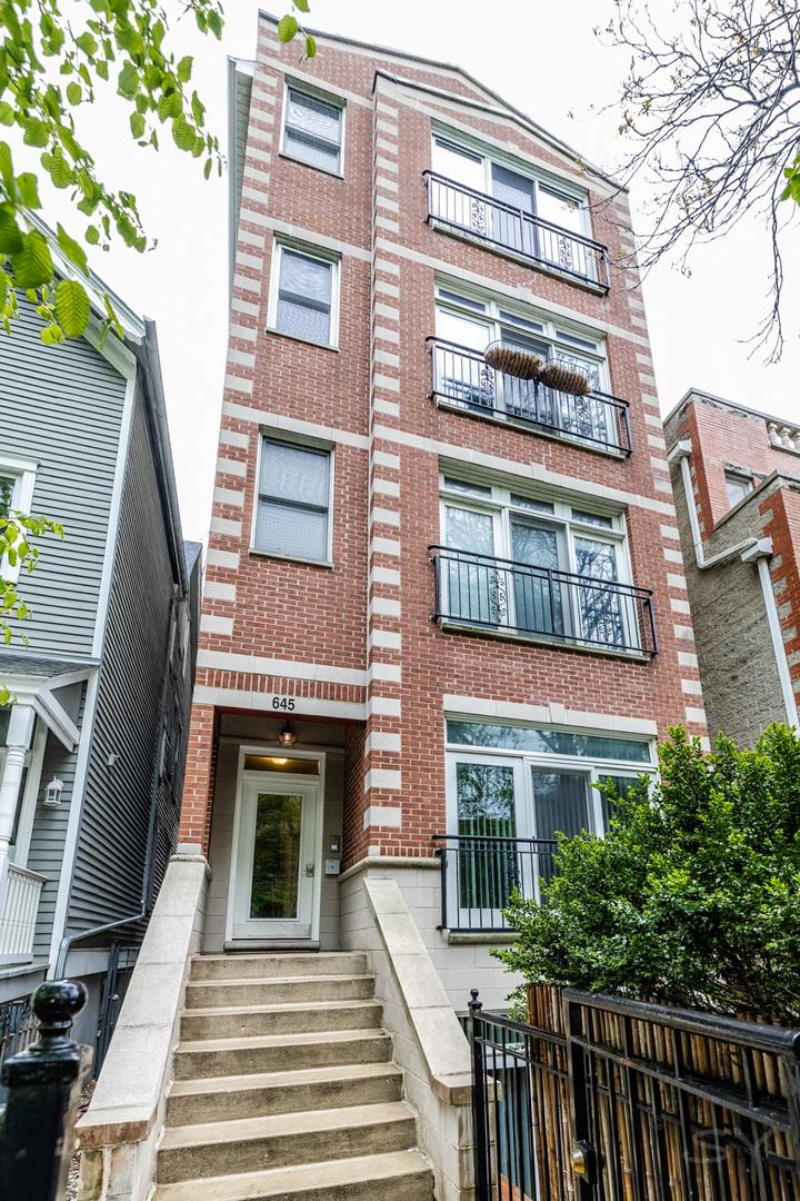 645 W Briar Pl. #1, Chicago, IL 60657