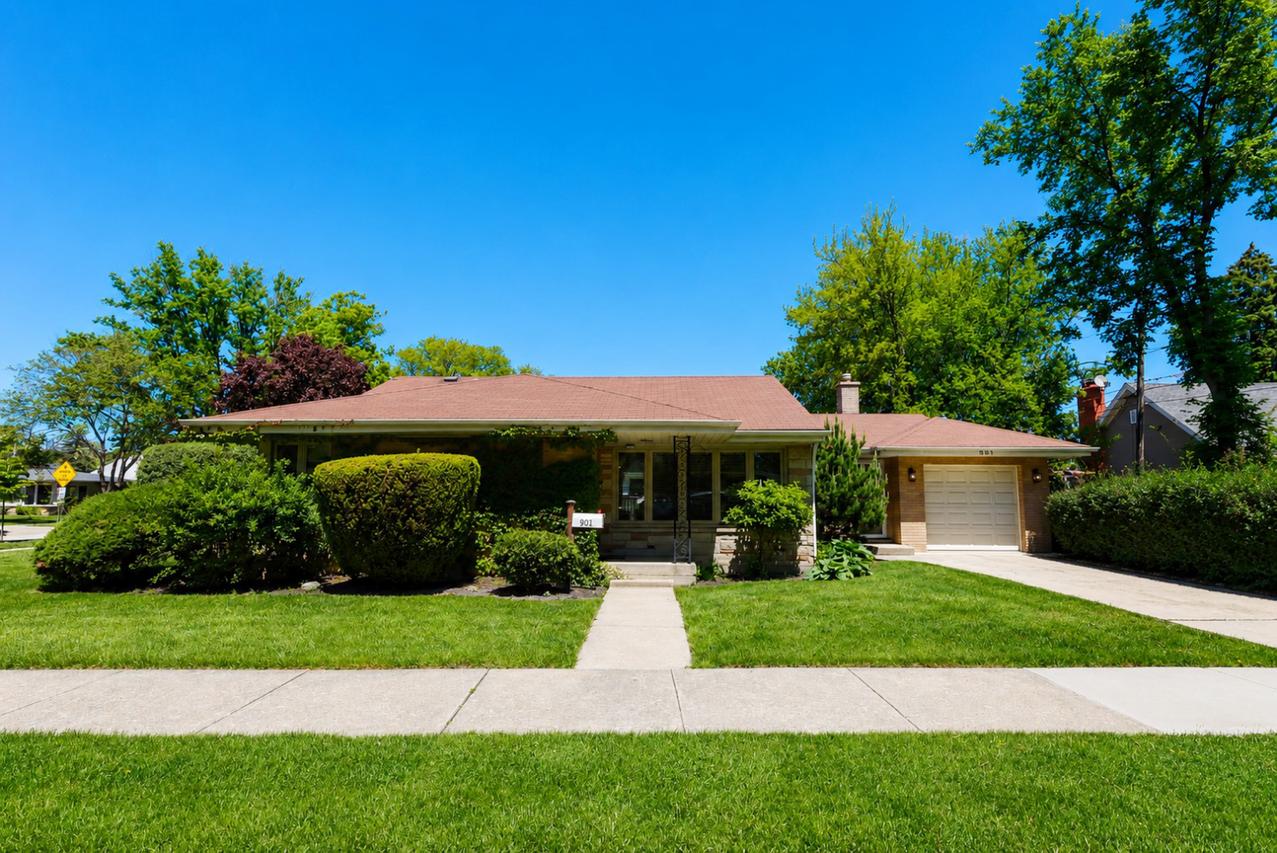 901 Park Plaine Ave., Park Ridge, IL 60068