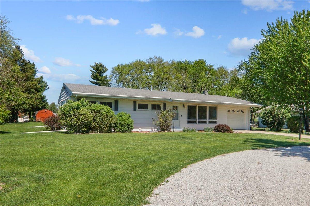 204 Woodrig Rd., Bloomington, IL 61704