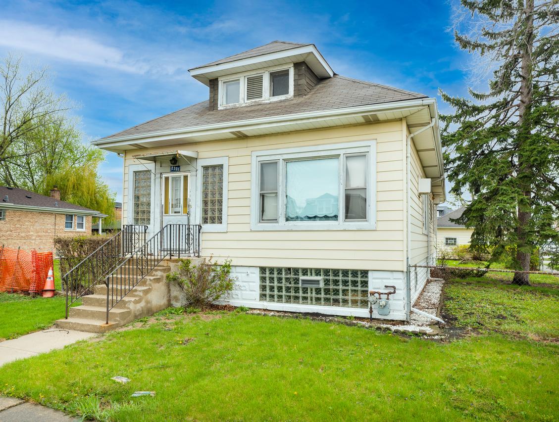 2301 N 74th Ct., Elmwood Park, IL 60707