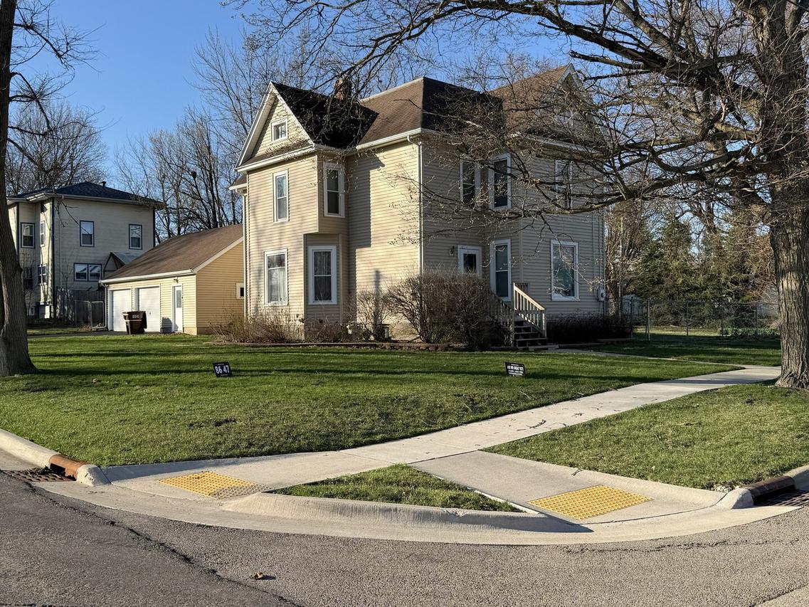 304 Avenue D, Rochelle, IL 61068