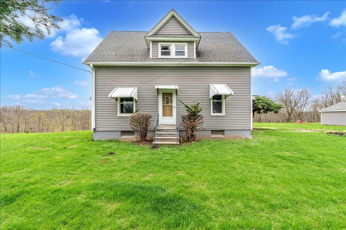 8850 Ridgewood Rd., Rock Island, IL 61201