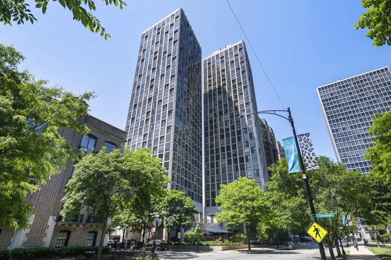 345 W Fullerton Pkwy. #2001, Chicago, IL 60614