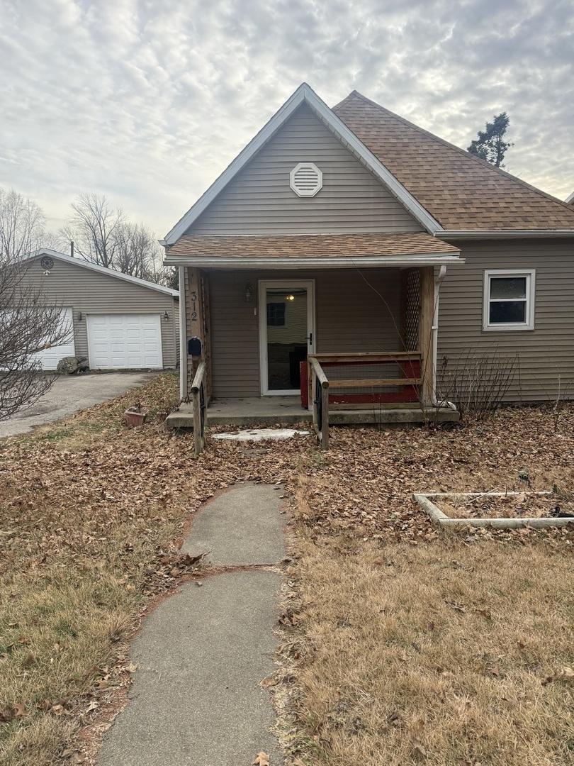 312 E 11th St., Georgetown, IL 61846