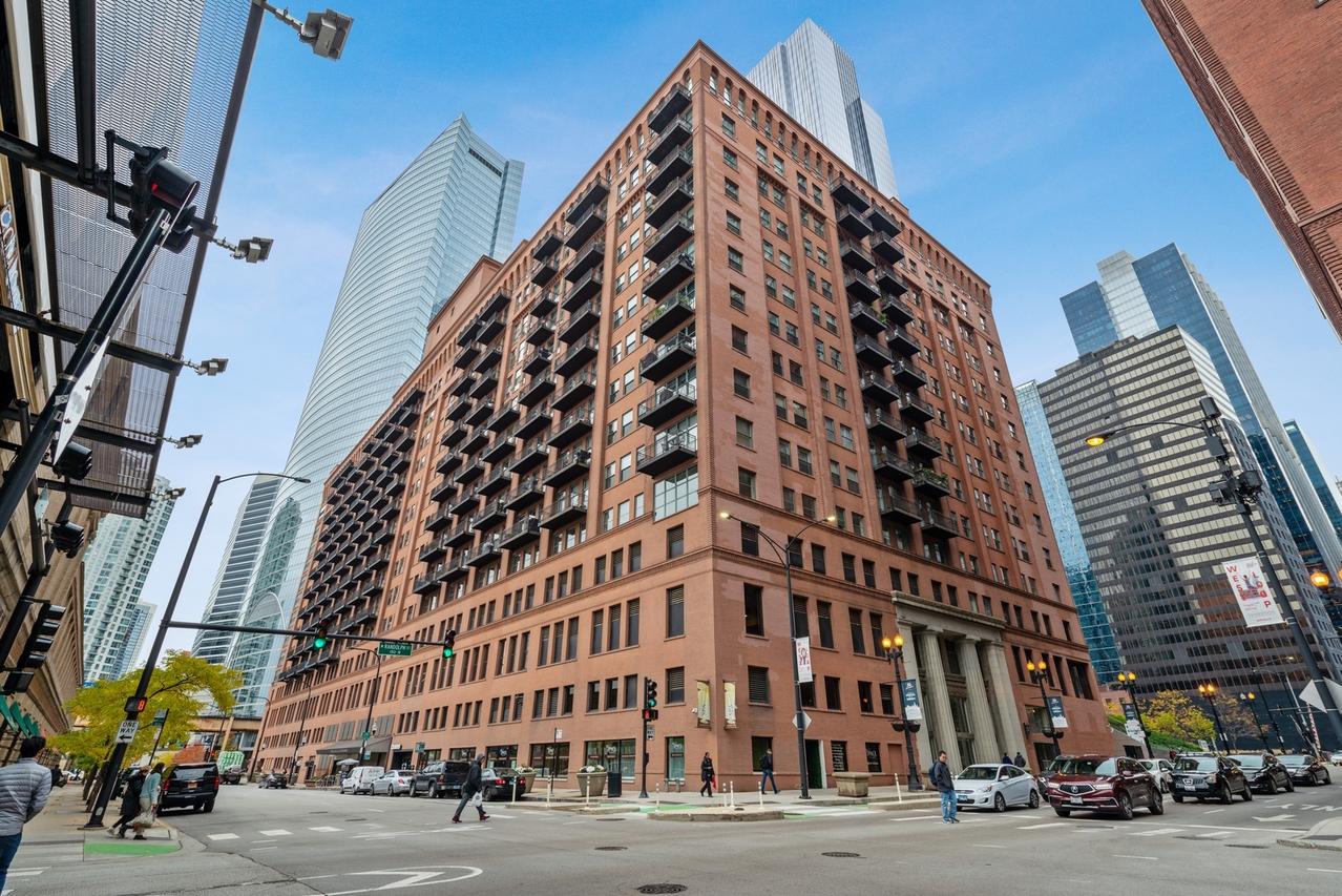 165 N Canal St. #512, Chicago, IL 60606