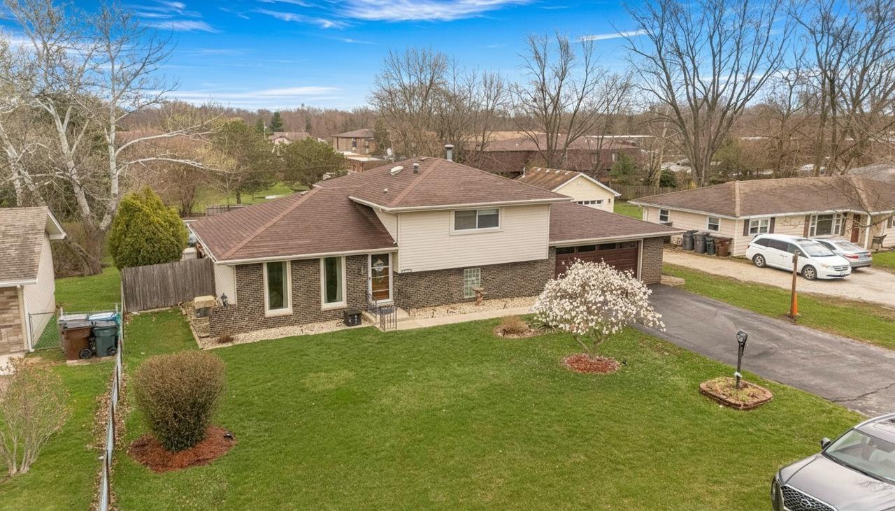 19727 Greenview Ave., Mokena, IL 60448