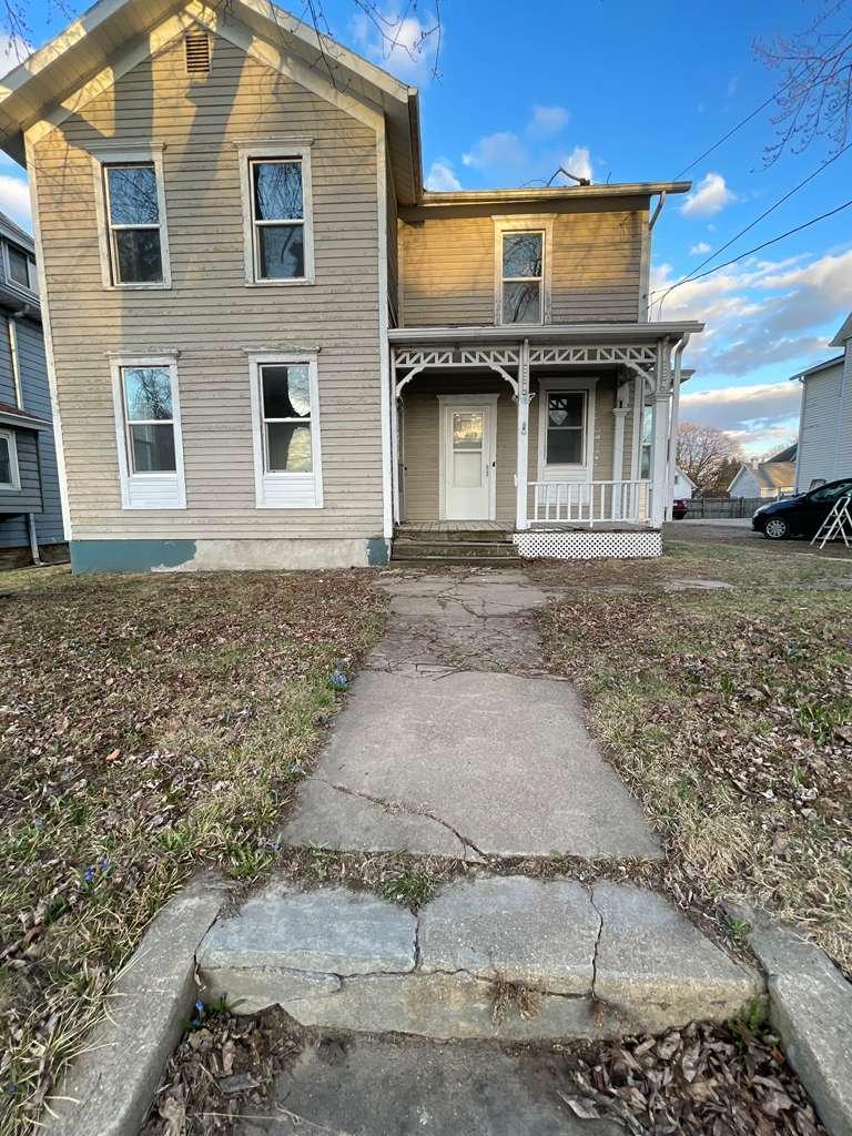 217 N West Ave., Freeport, IL 61032