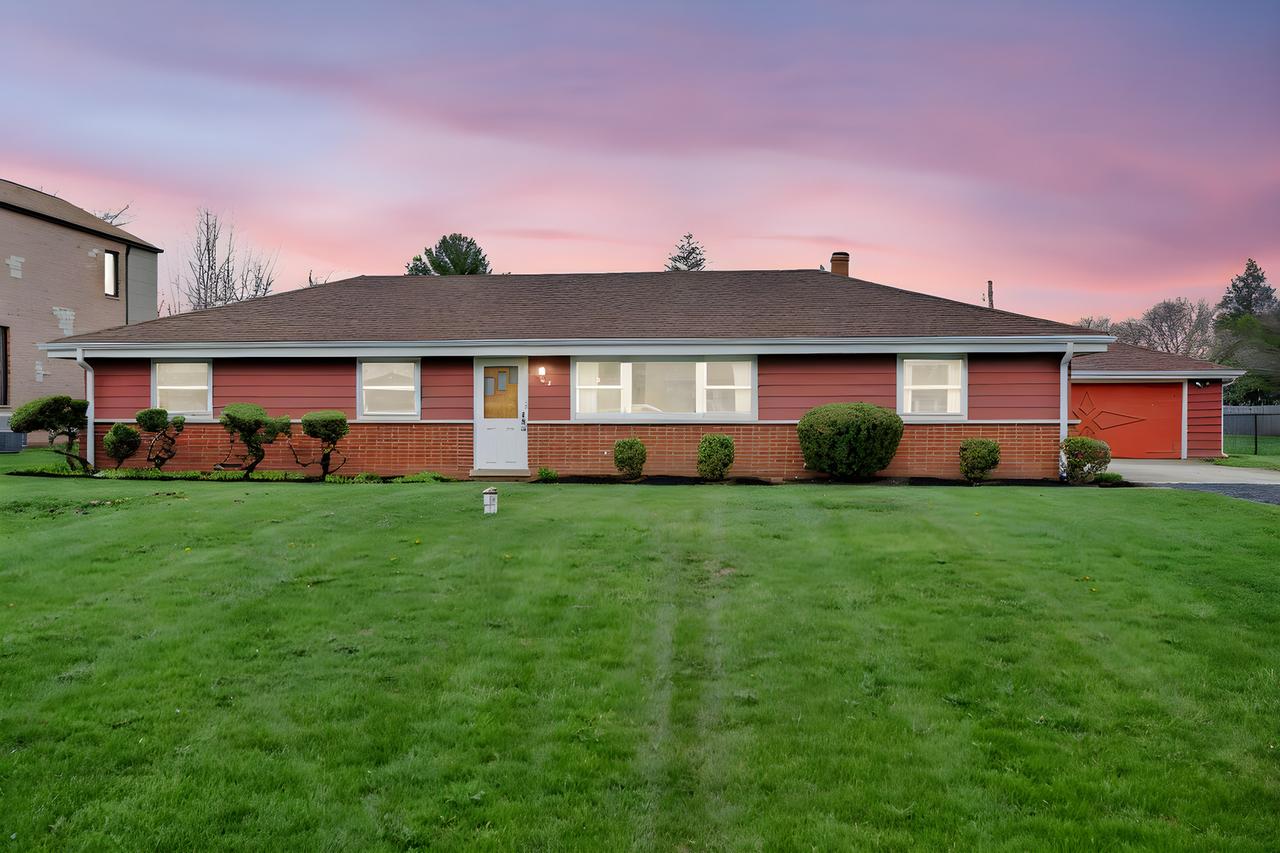 102 W Elaine Cir., Prospect Heights, IL 60070