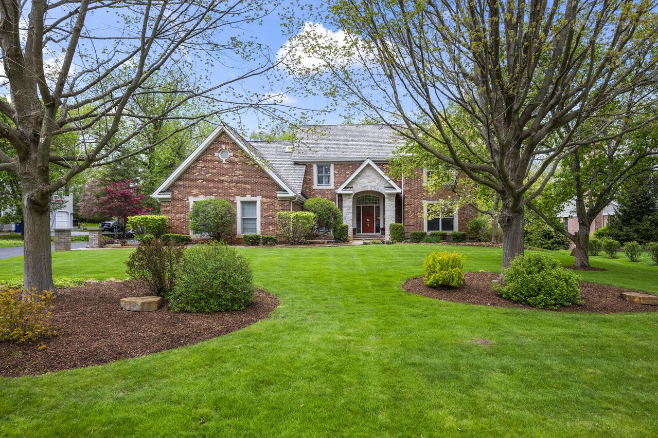 25568 N Countryside Dr., Lake Barrington, IL 60010
